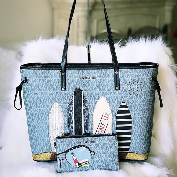Michael Kors Handbags - Michael Kors Montauk LG Pale Blue Tote & Wristlet